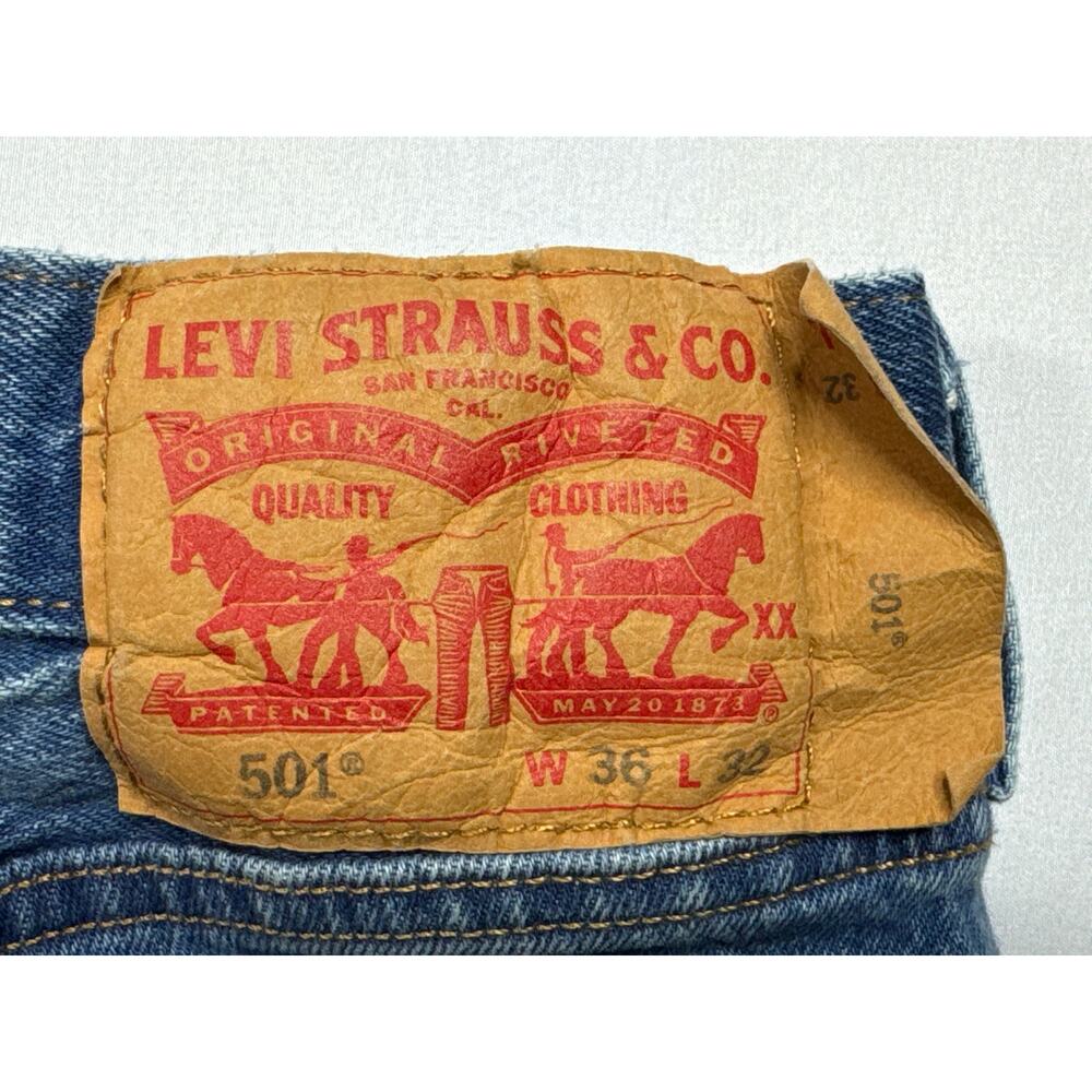 Levi's 501 Men's Straight Leg Button Fly Blue Denim Jeans - Size 36x32 (36x31.5) - Picture 4 of 7